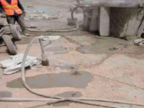 城关水泥混凝土路面板底注浆技术 路面脱空注浆整治方案