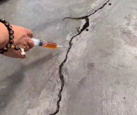 城关混凝土裂缝修补技术详解​